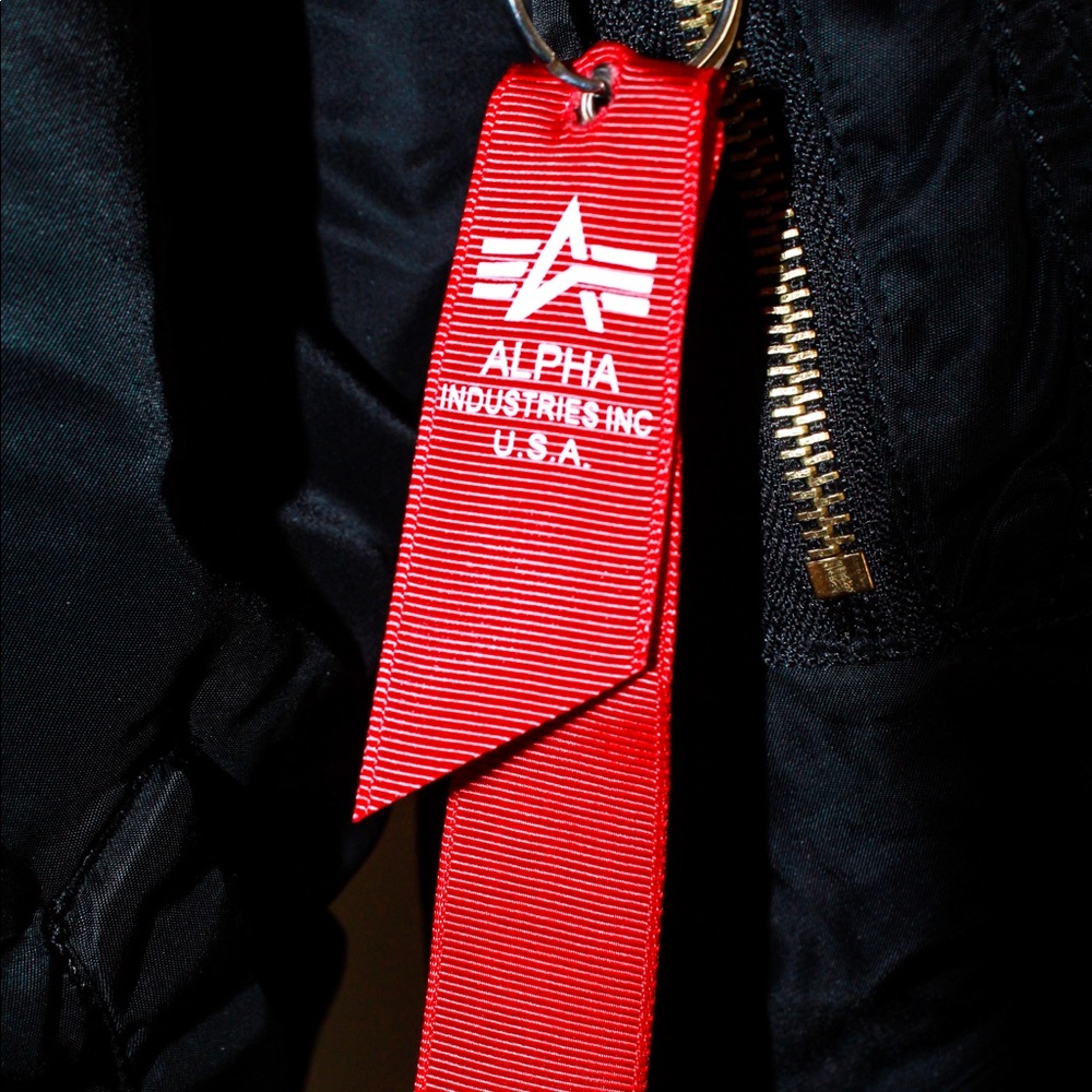 MUST GO ‼️ Unisex Sold out Like New Alpha Industries bomber. Read description👇 - Picture 5 of 5